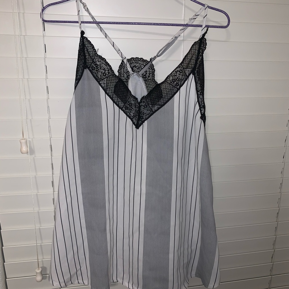 Women’s XL/1X lace top racer back tank top